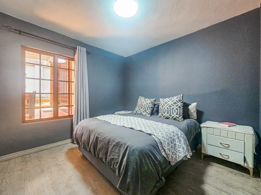 3 Bedroom Property for Sale in Faerie Glen Gauteng