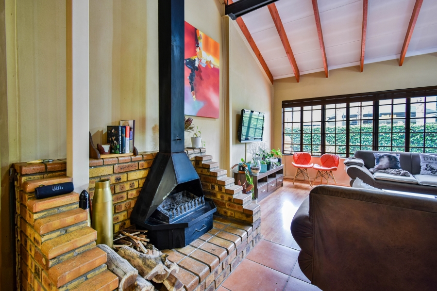 5 Bedroom Property for Sale in Garsfontein Gauteng