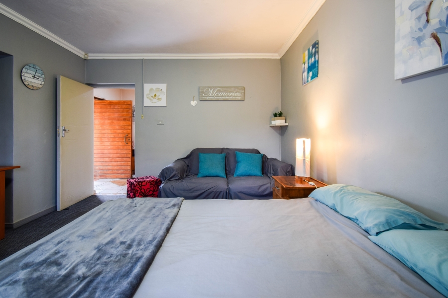 5 Bedroom Property for Sale in Garsfontein Gauteng