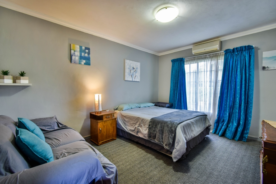 5 Bedroom Property for Sale in Garsfontein Gauteng