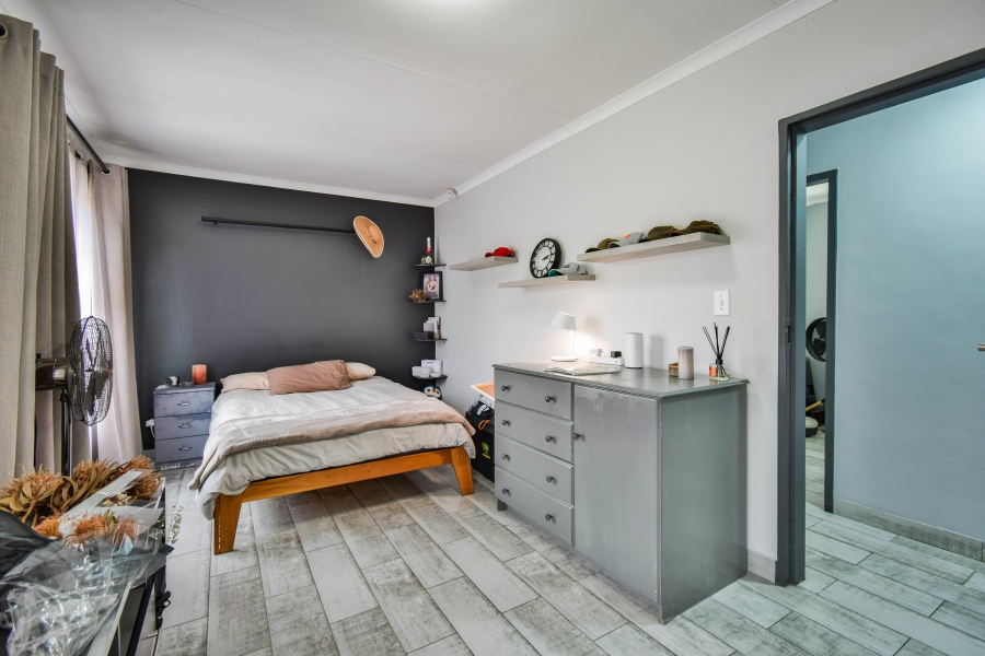 5 Bedroom Property for Sale in Garsfontein Gauteng