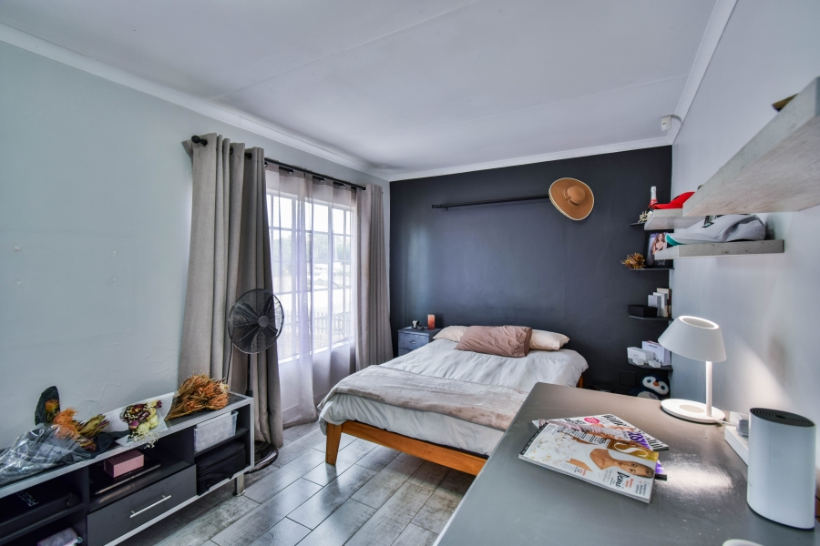 5 Bedroom Property for Sale in Garsfontein Gauteng