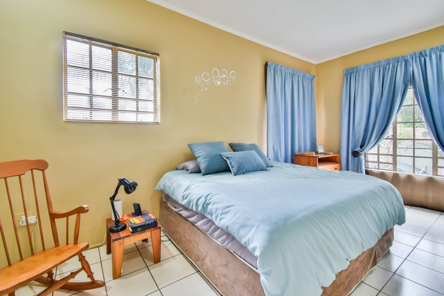 5 Bedroom Property for Sale in Garsfontein Gauteng
