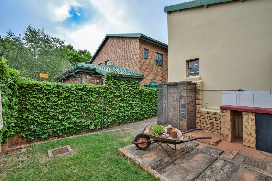 5 Bedroom Property for Sale in Garsfontein Gauteng