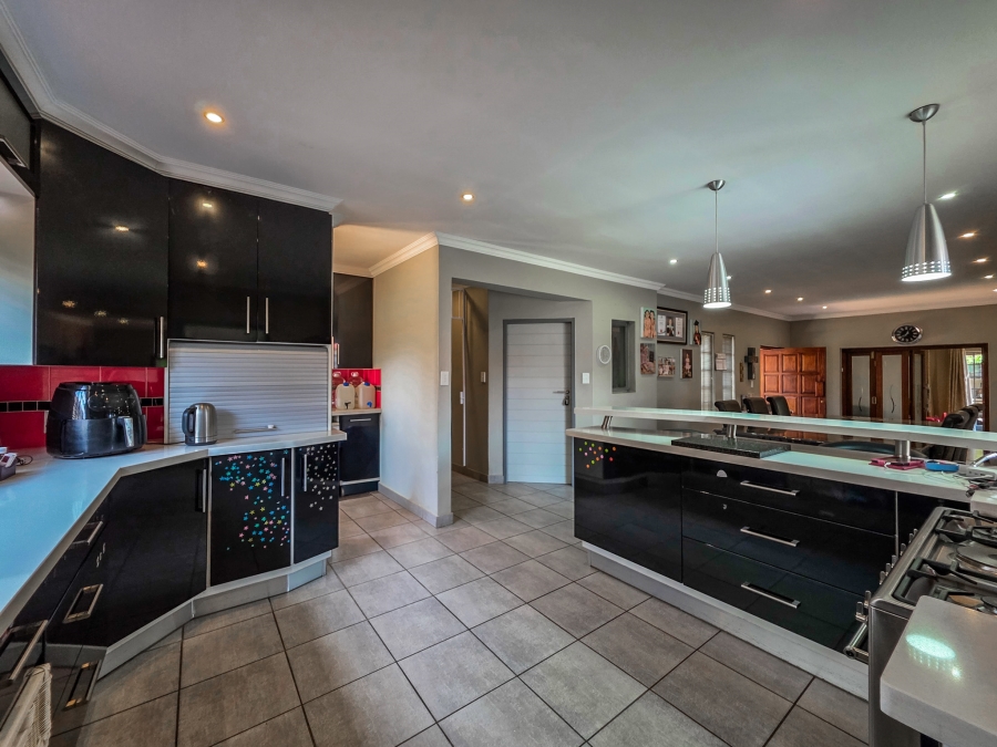 3 Bedroom Property for Sale in Garsfontein Gauteng