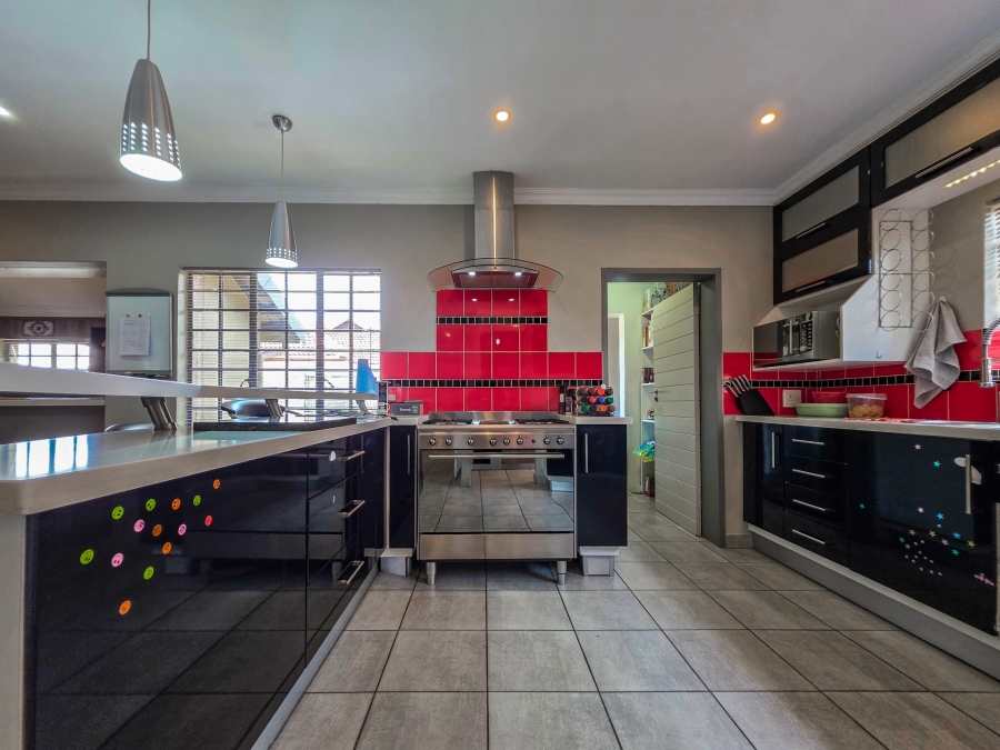 3 Bedroom Property for Sale in Garsfontein Gauteng