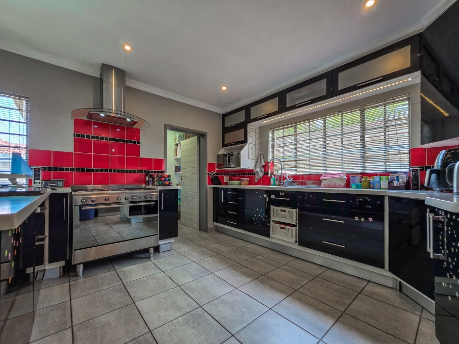 3 Bedroom Property for Sale in Garsfontein Gauteng