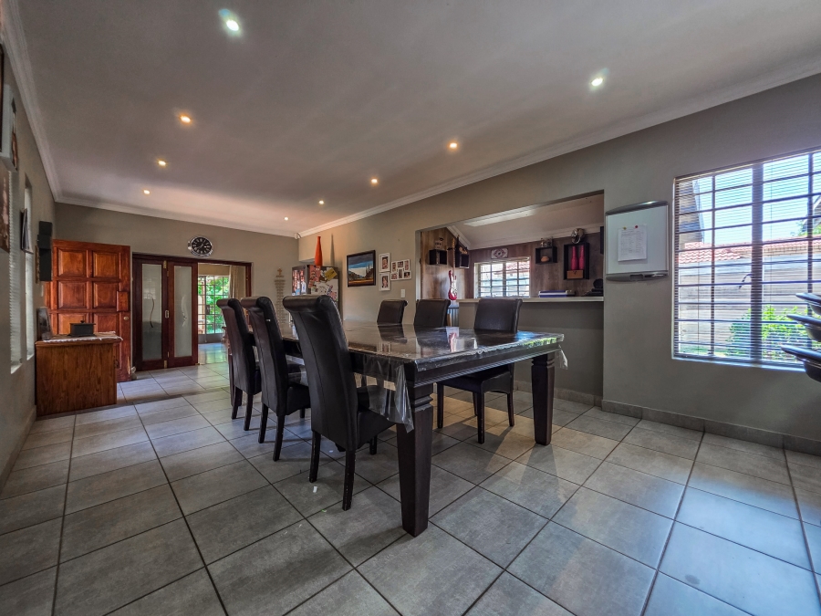 3 Bedroom Property for Sale in Garsfontein Gauteng