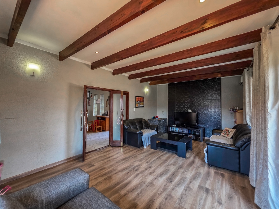 3 Bedroom Property for Sale in Garsfontein Gauteng