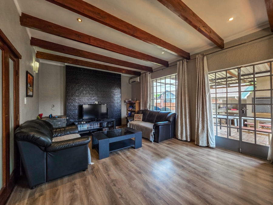 3 Bedroom Property for Sale in Garsfontein Gauteng