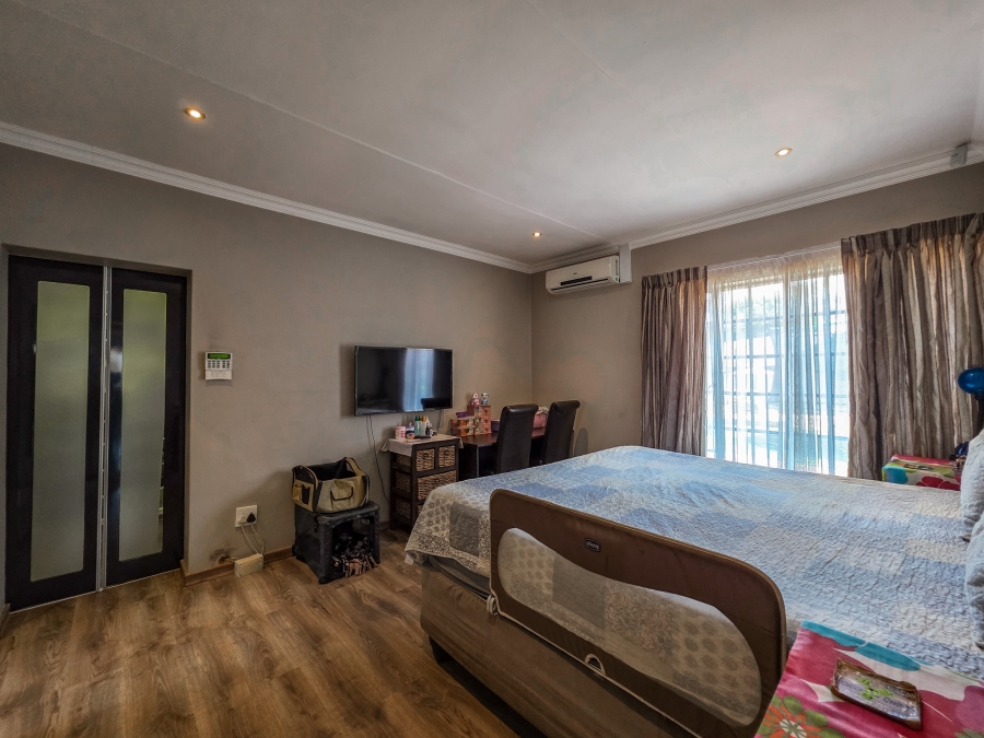 3 Bedroom Property for Sale in Garsfontein Gauteng