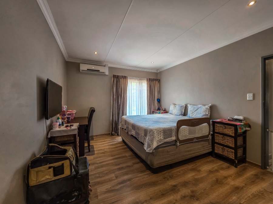 3 Bedroom Property for Sale in Garsfontein Gauteng