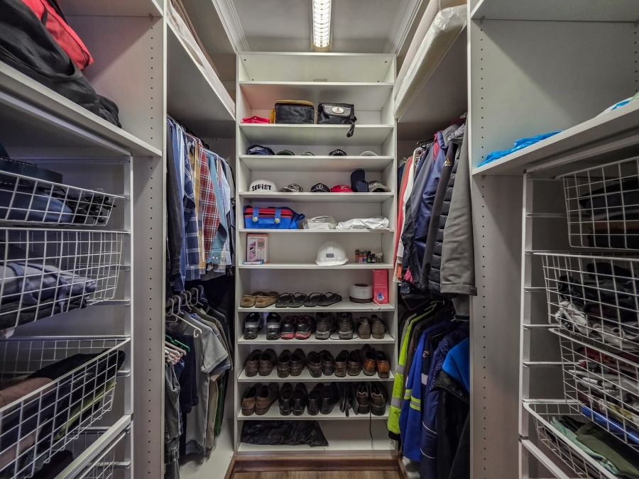 3 Bedroom Property for Sale in Garsfontein Gauteng