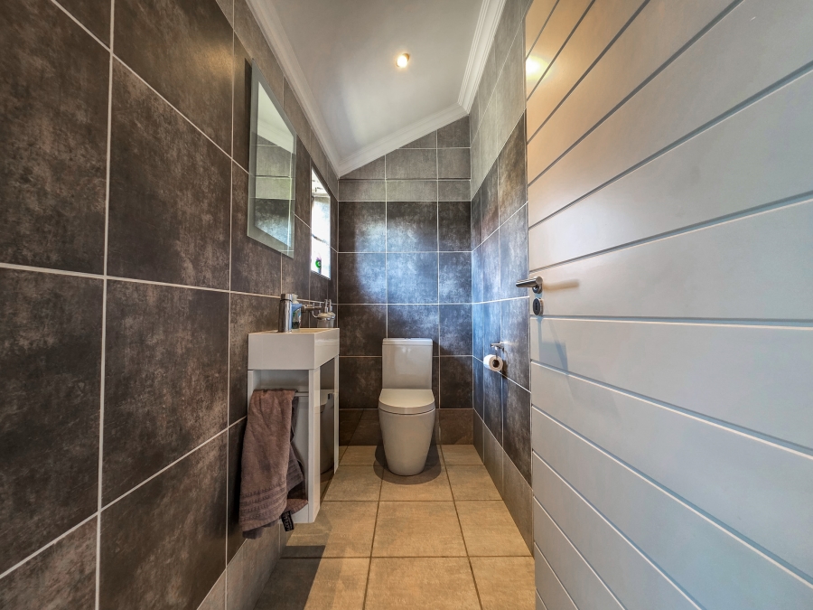 3 Bedroom Property for Sale in Garsfontein Gauteng