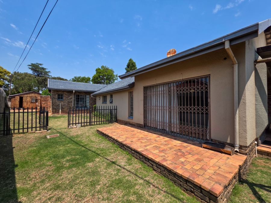 3 Bedroom Property for Sale in Garsfontein Gauteng