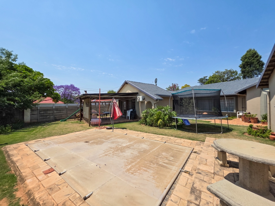 3 Bedroom Property for Sale in Garsfontein Gauteng