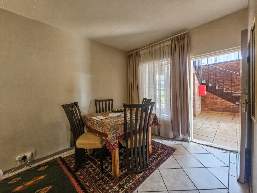 3 Bedroom Property for Sale in Waverley Gauteng