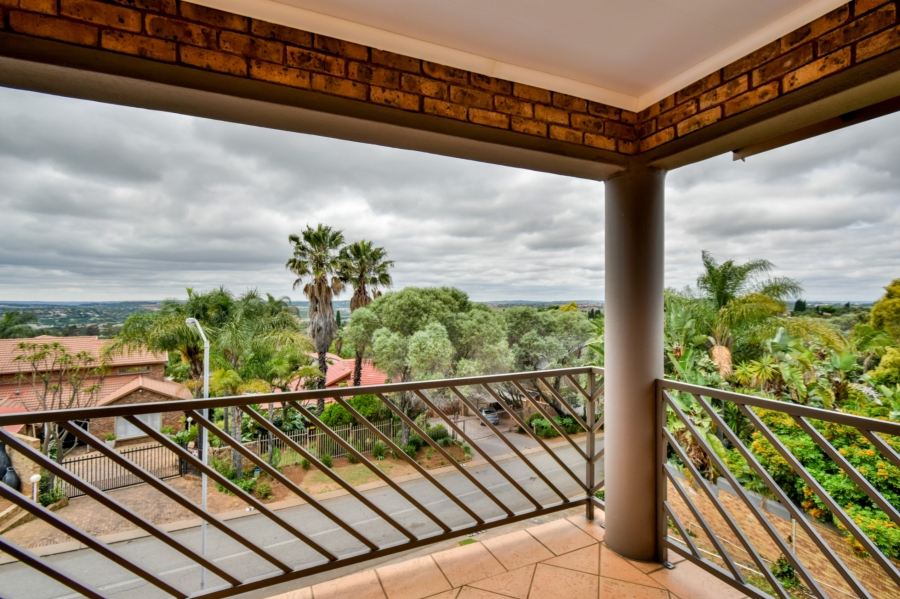 4 Bedroom Property for Sale in Moreleta Park Gauteng