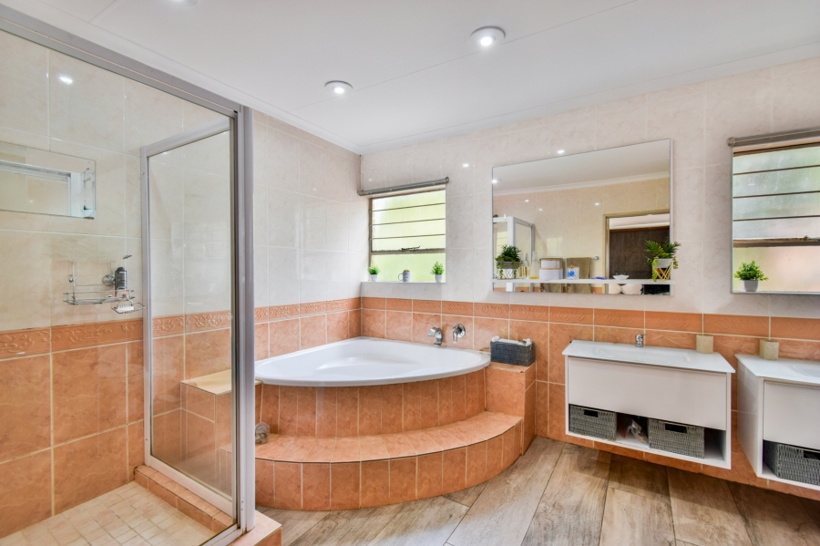 4 Bedroom Property for Sale in Moreleta Park Gauteng