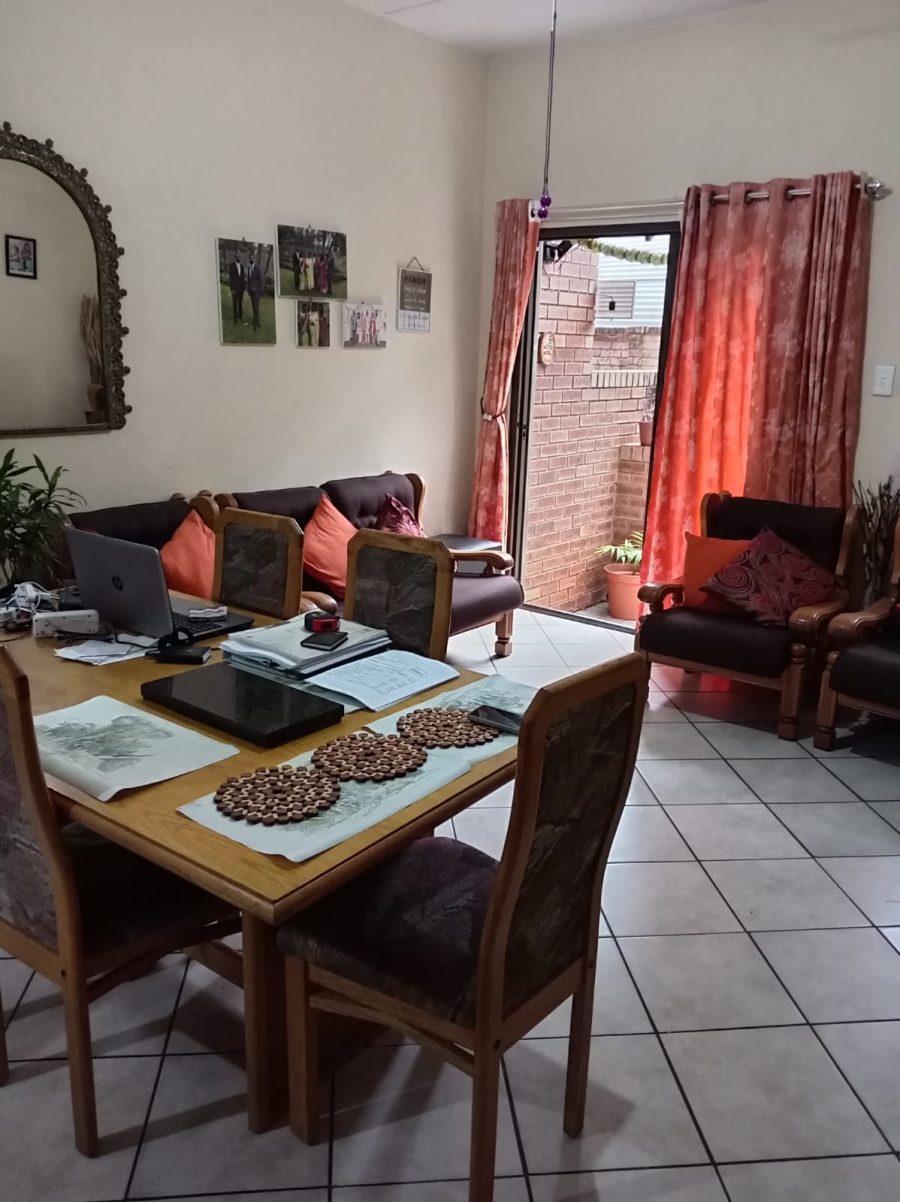 2 Bedroom Property for Sale in Pretoria North Gauteng