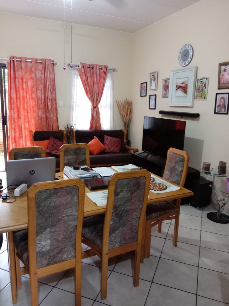 2 Bedroom Property for Sale in Pretoria North Gauteng