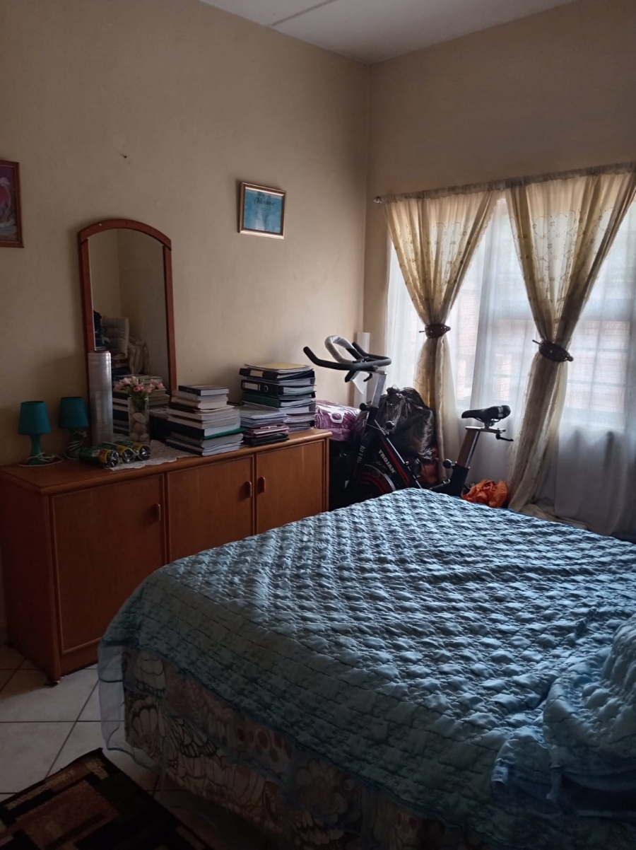2 Bedroom Property for Sale in Pretoria North Gauteng