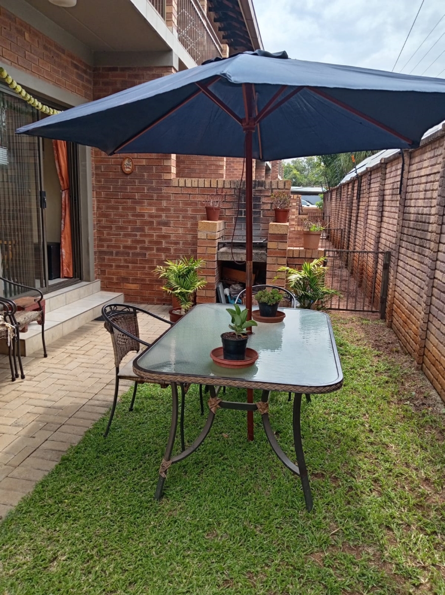 2 Bedroom Property for Sale in Pretoria North Gauteng