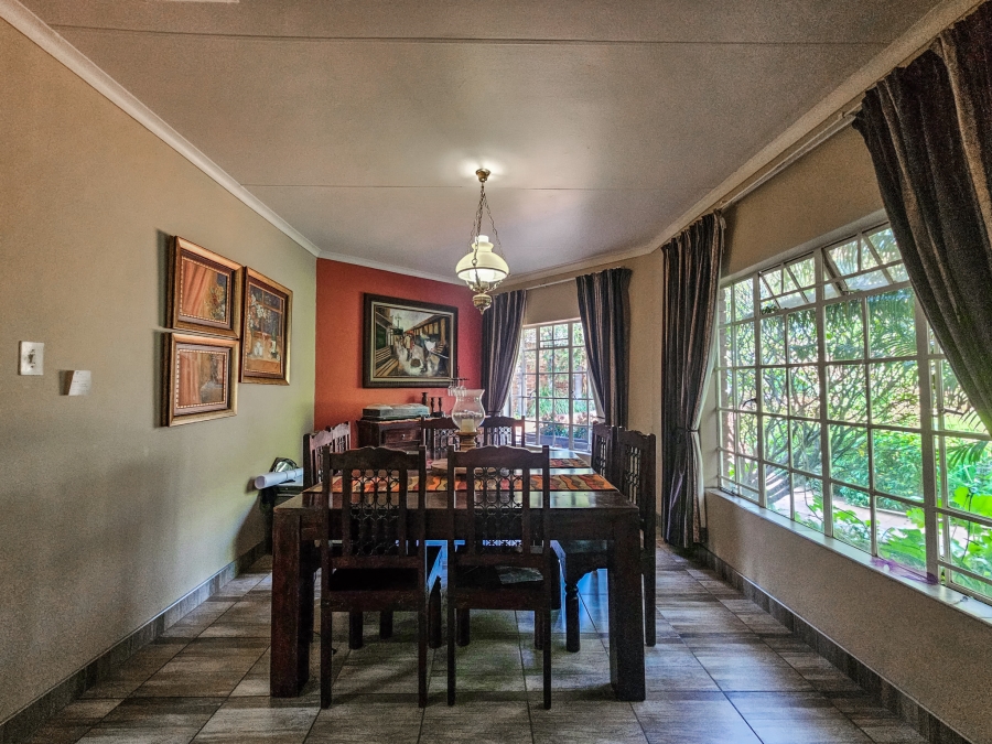 6 Bedroom Property for Sale in Faerie Glen Gauteng