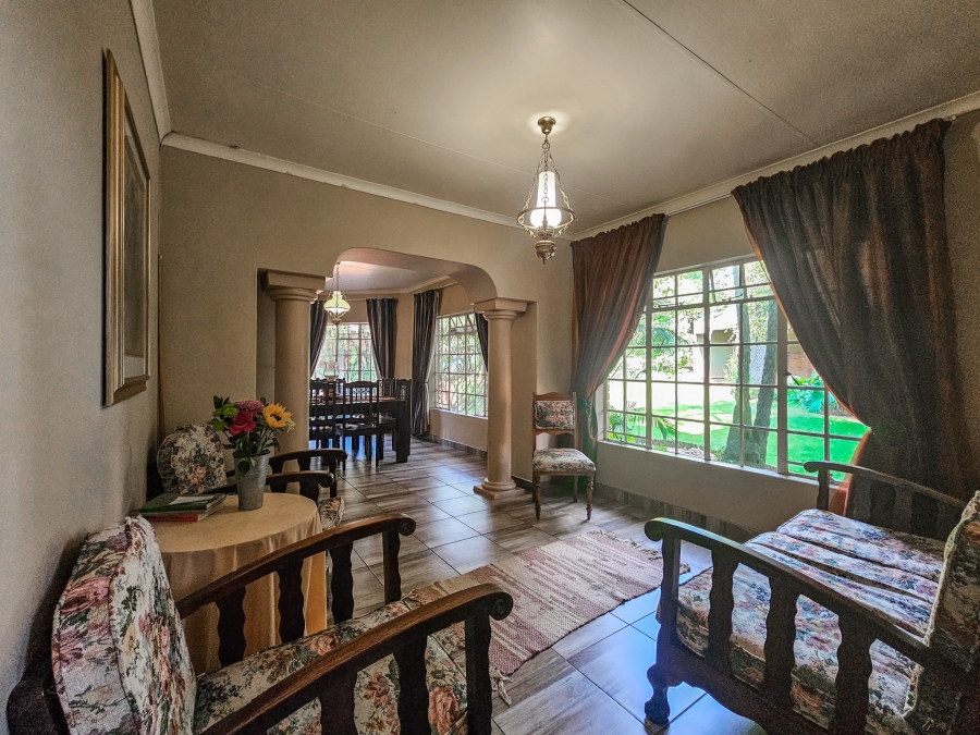 6 Bedroom Property for Sale in Faerie Glen Gauteng