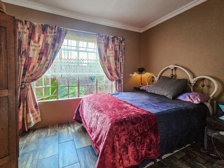 6 Bedroom Property for Sale in Faerie Glen Gauteng