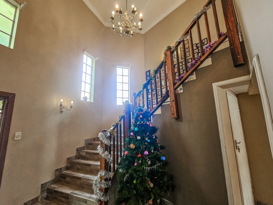 6 Bedroom Property for Sale in Faerie Glen Gauteng