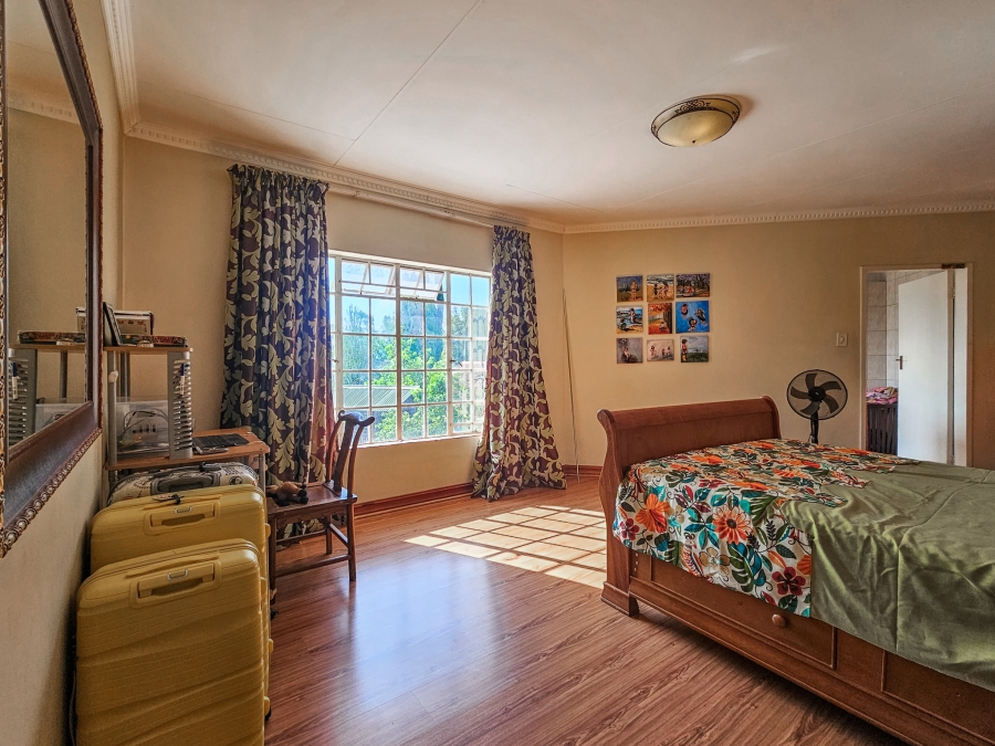 6 Bedroom Property for Sale in Faerie Glen Gauteng