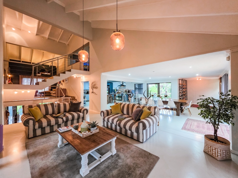 5 Bedroom Property for Sale in Faerie Glen Gauteng