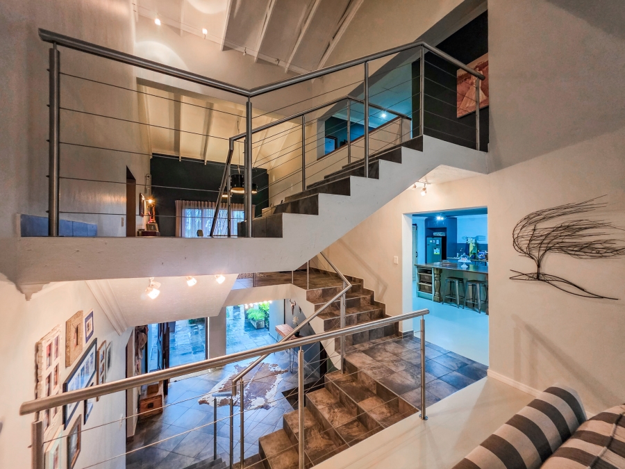 5 Bedroom Property for Sale in Faerie Glen Gauteng