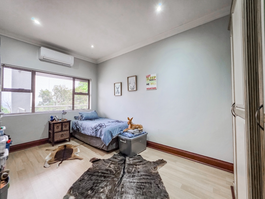 5 Bedroom Property for Sale in Faerie Glen Gauteng