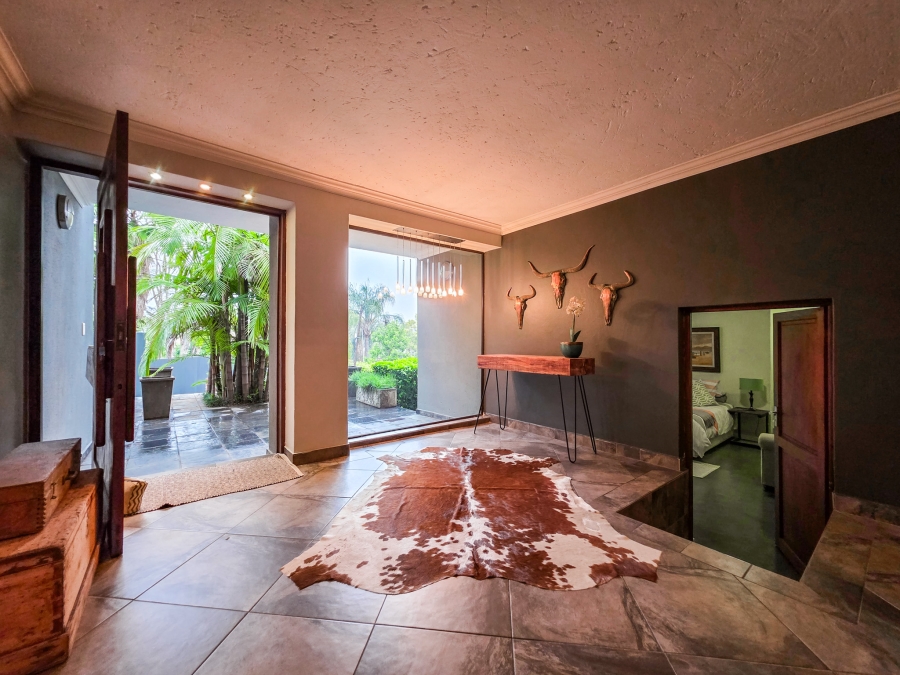 5 Bedroom Property for Sale in Faerie Glen Gauteng