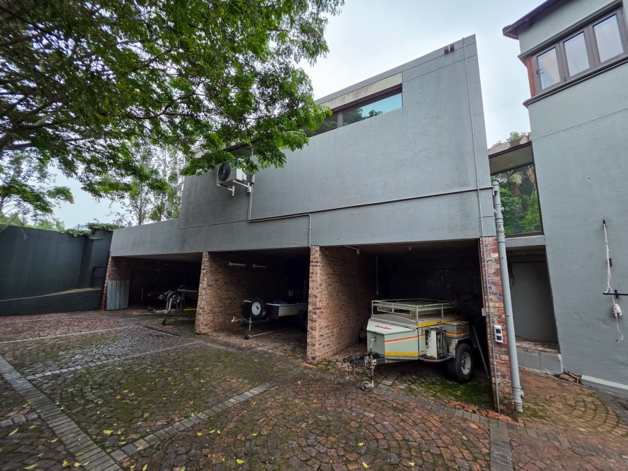 5 Bedroom Property for Sale in Faerie Glen Gauteng