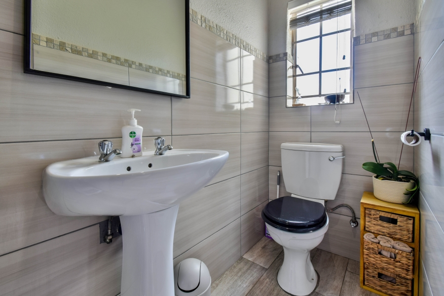 2 Bedroom Property for Sale in Annlin Gauteng