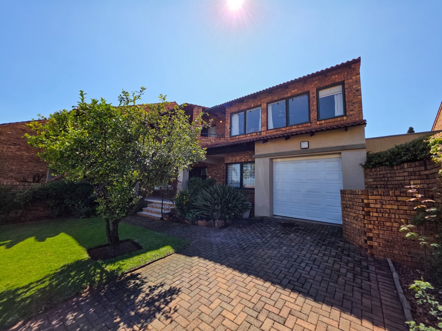 3 Bedroom Property for Sale in Garsfontein Gauteng