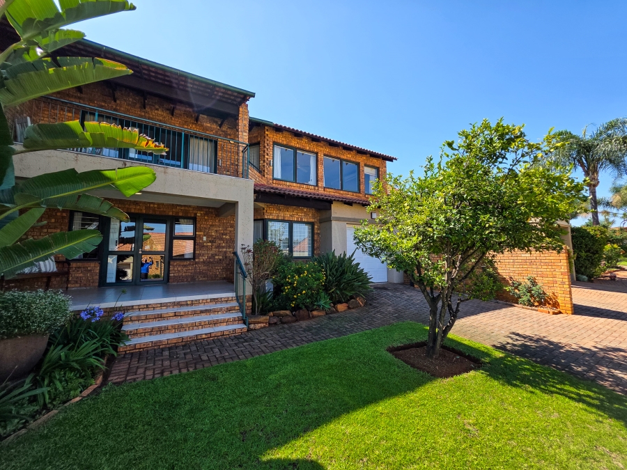 3 Bedroom Property for Sale in Garsfontein Gauteng