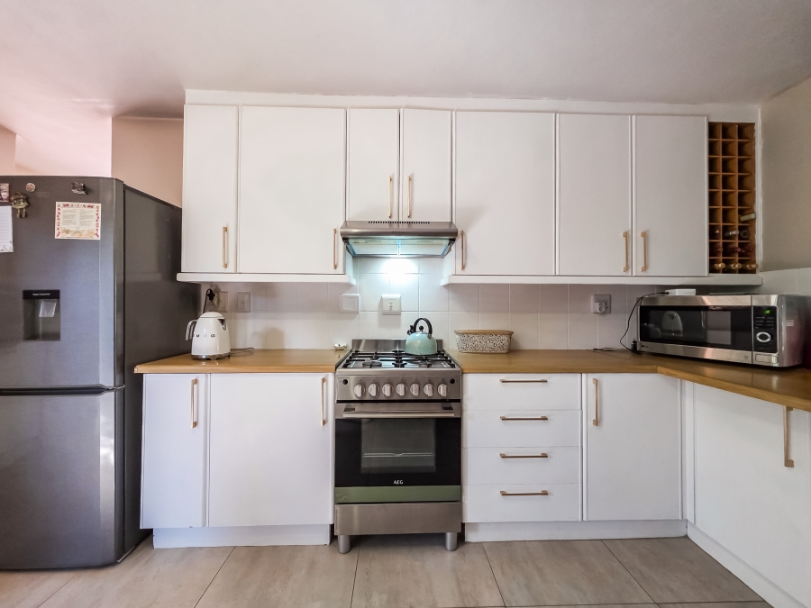 3 Bedroom Property for Sale in Garsfontein Gauteng