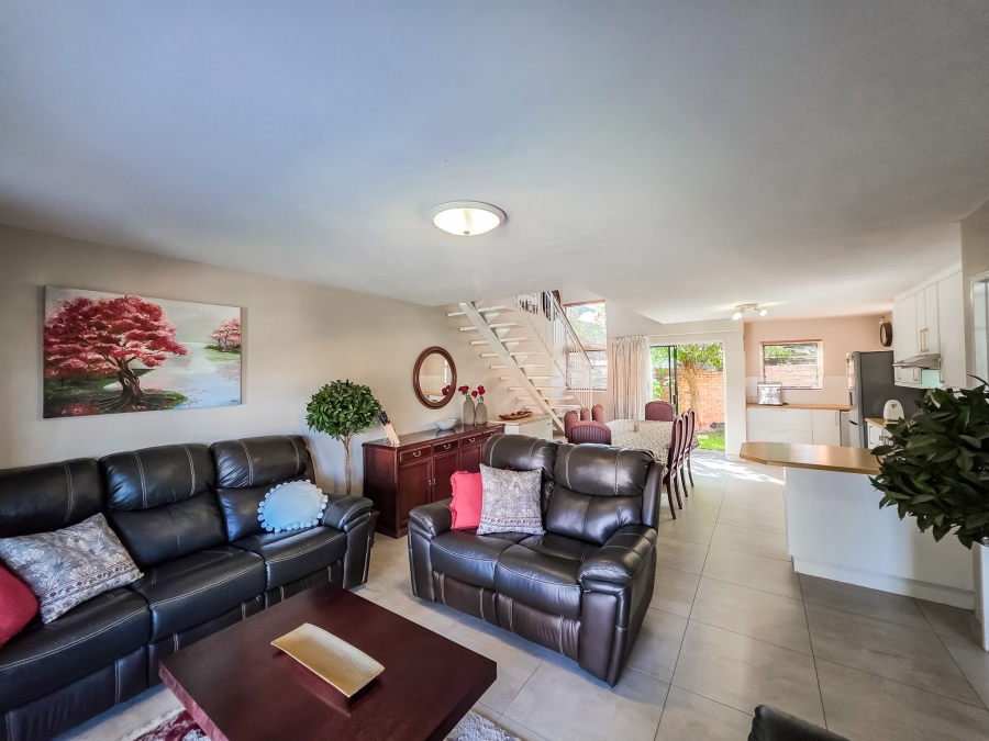 3 Bedroom Property for Sale in Garsfontein Gauteng