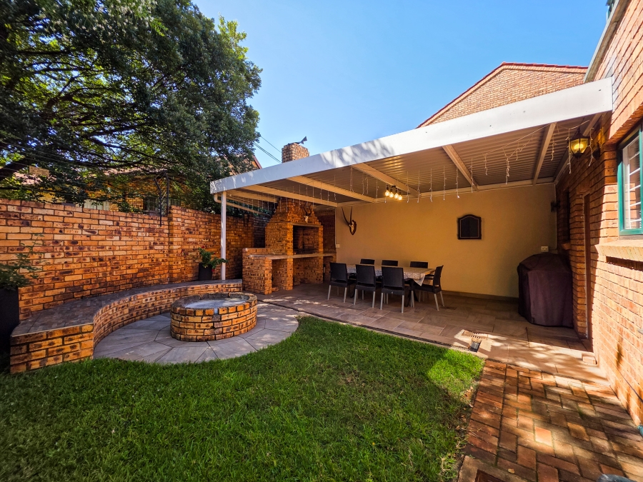 3 Bedroom Property for Sale in Garsfontein Gauteng