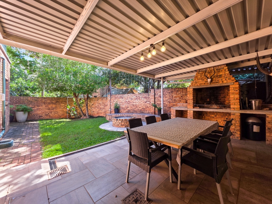 3 Bedroom Property for Sale in Garsfontein Gauteng