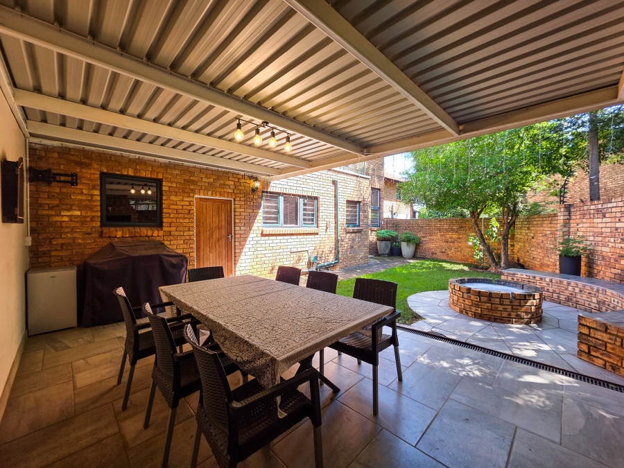 3 Bedroom Property for Sale in Garsfontein Gauteng