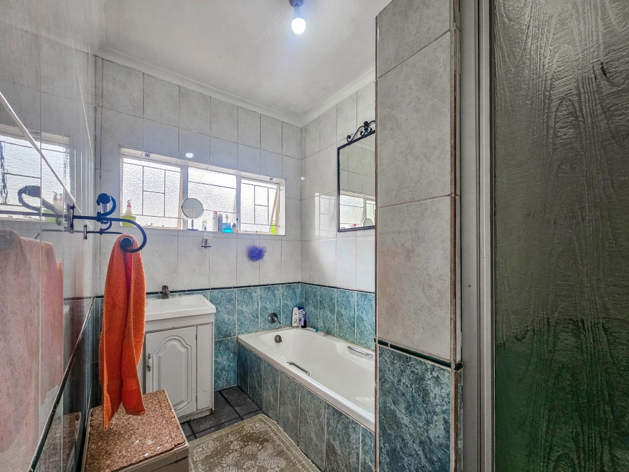 3 Bedroom Property for Sale in Kilner Park Gauteng