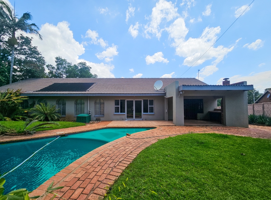 4 Bedroom Property for Sale in Faerie Glen Gauteng