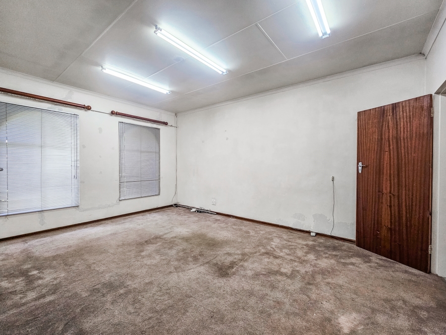 4 Bedroom Property for Sale in Faerie Glen Gauteng