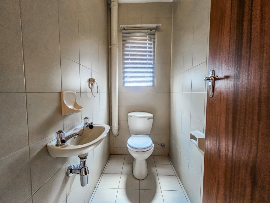 4 Bedroom Property for Sale in Faerie Glen Gauteng