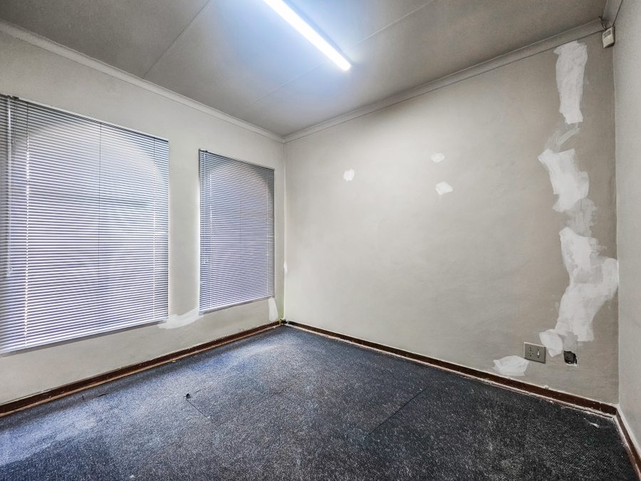 4 Bedroom Property for Sale in Faerie Glen Gauteng